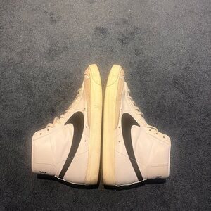 Nike Blazer Mid '77
